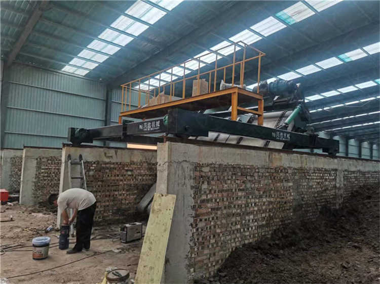 大跨度链板式发酵翻堆机 鸡粪牛粪链板翻抛机 有机肥生产线设备